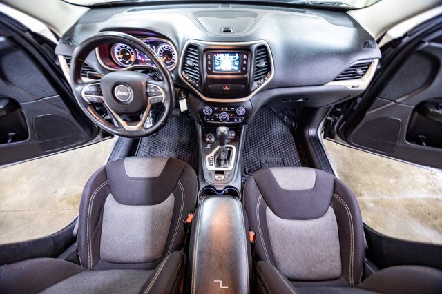 2015 Jeep Cherokee 4x4 Sport Heated Seats Red Deer AB 2015 Jeep Cherokee 4x4 Sport Heated Seats Red Deer AB