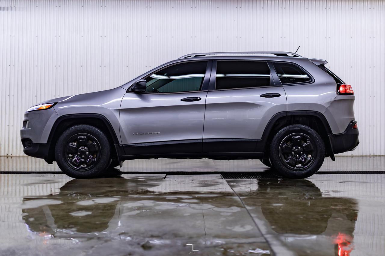 2015 Jeep Cherokee 4x4 Sport Heated Seats Red Deer AB