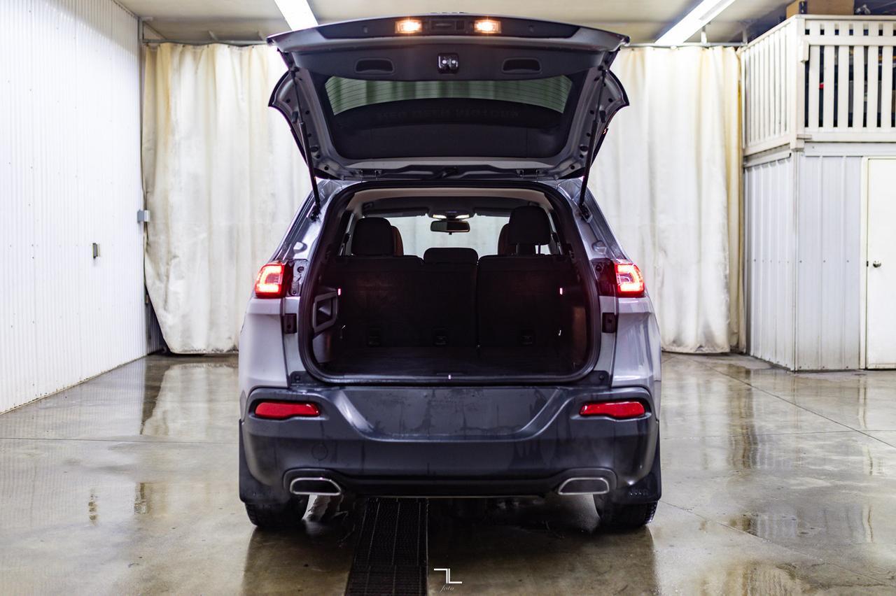 2015 Jeep Cherokee 4x4 Sport Heated Seats Red Deer AB