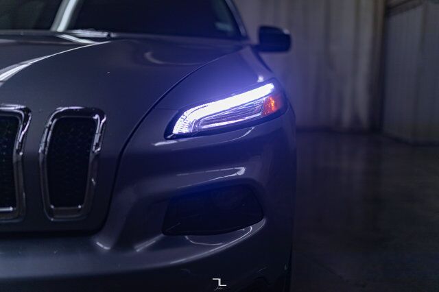 2015 Jeep Cherokee 4x4 Sport Heated Seats Red Deer AB 2015 Jeep Cherokee 4x4 Sport Heated Seats Red Deer AB