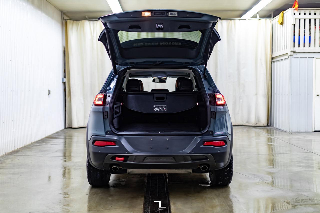 2015 Jeep Cherokee 4x4 Trailhawk Leather Nav BCam Red Deer AB