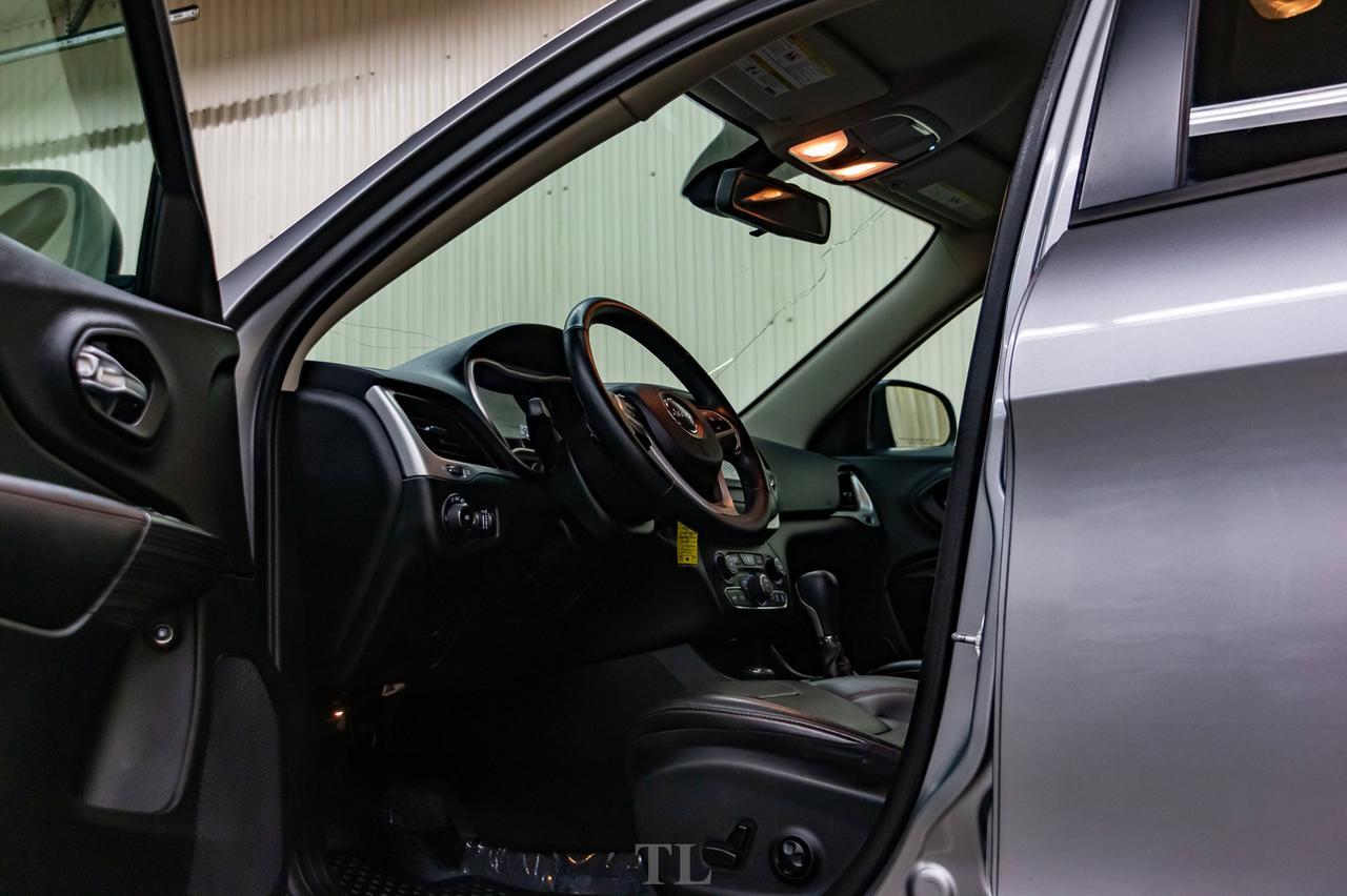 2015 Jeep Cherokee 4x4 Trailhawk Leather Nav BCam Red Deer AB