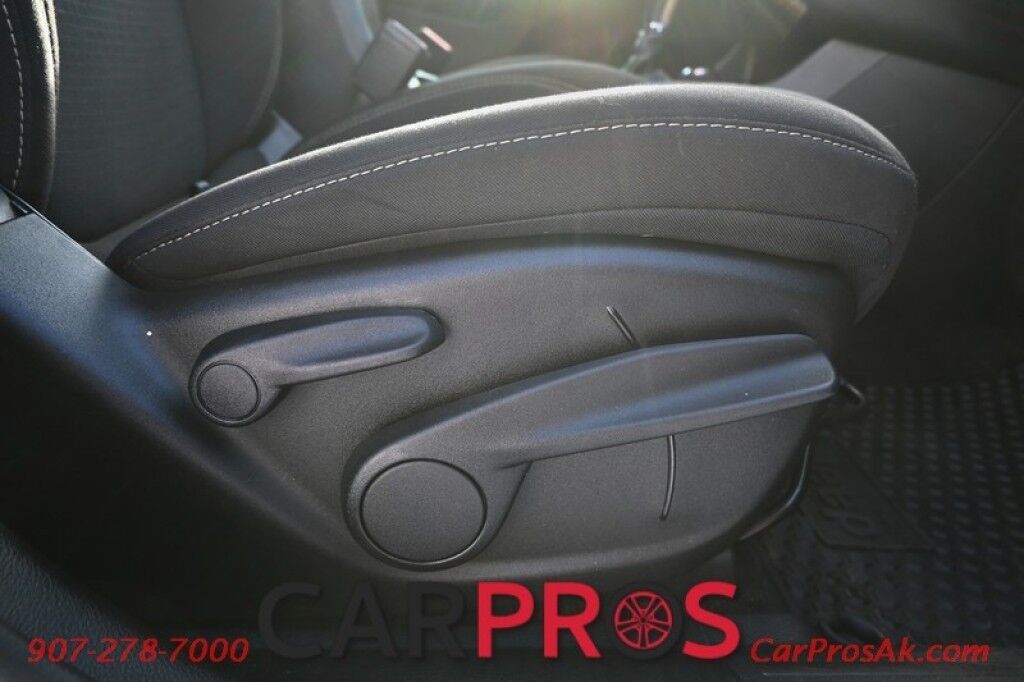 2015 Jeep Cherokee Latitude - 4X4 - 3.2L V6 - Auto Start - Power Driver's Seat - Heated Seats & Steering Wheel - Keyless Entry & Push to Start - Backup Camera - Power Liftgate - Blind Spot Alert - Rear Parking Sensors Anchorage AK