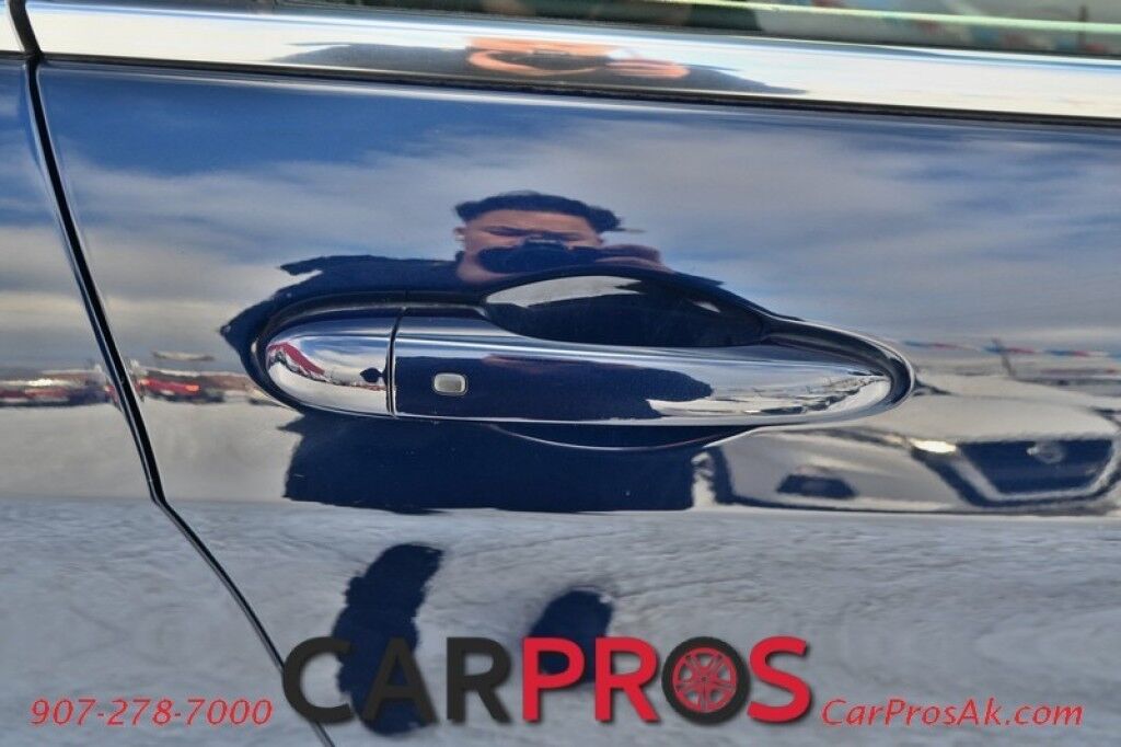 2015 Jeep Cherokee Latitude - 4X4 - 3.2L V6 - Auto Start - Power Driver's Seat - Heated Seats & Steering Wheel - Keyless Entry & Push to Start - Backup Camera - Power Liftgate - Blind Spot Alert - Rear Parking Sensors Anchorage AK