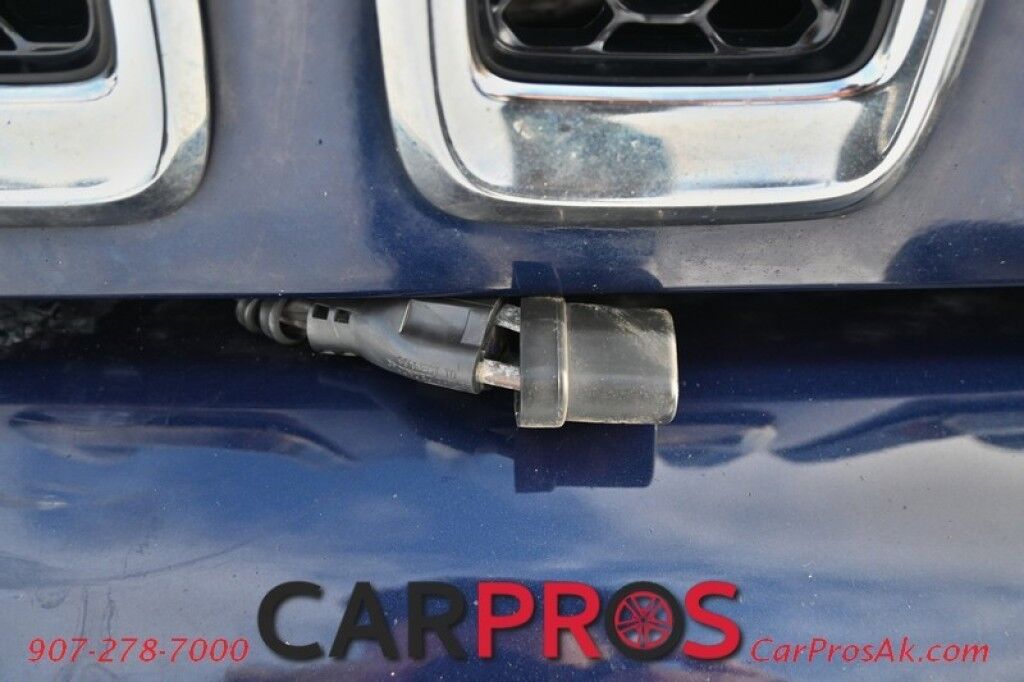 2015 Jeep Cherokee Latitude - 4X4 - 3.2L V6 - Auto Start - Power Driver's Seat - Heated Seats & Steering Wheel - Keyless Entry & Push to Start - Backup Camera - Power Liftgate - Blind Spot Alert - Rear Parking Sensors Anchorage AK