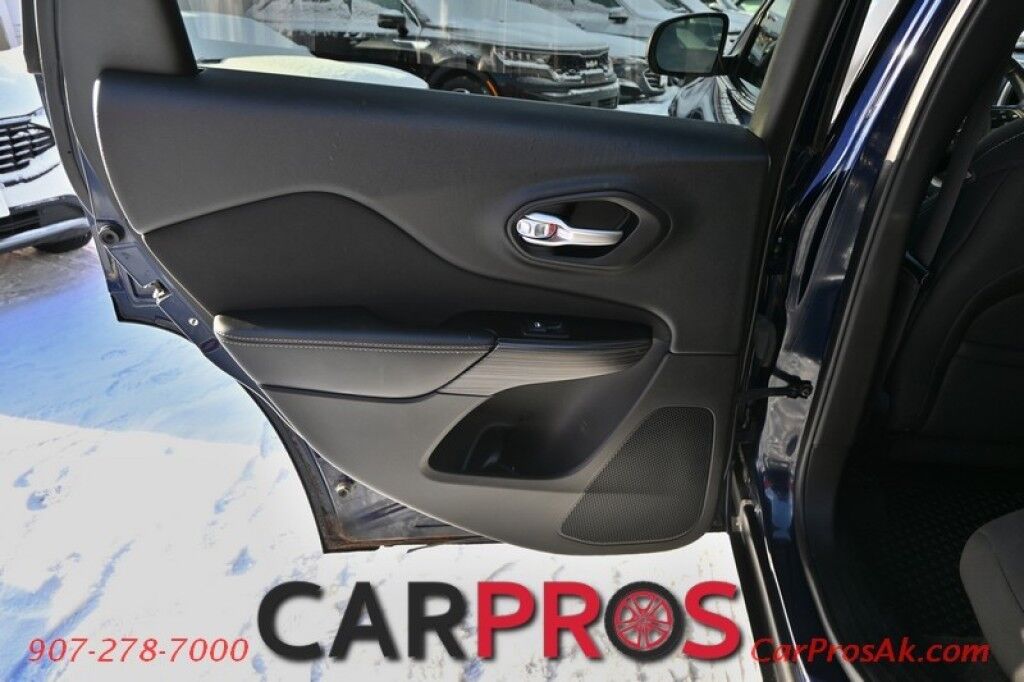 2015 Jeep Cherokee Latitude - 4X4 - 3.2L V6 - Auto Start - Power Driver's Seat - Heated Seats & Steering Wheel - Keyless Entry & Push to Start - Backup Camera - Power Liftgate - Blind Spot Alert - Rear Parking Sensors Anchorage AK