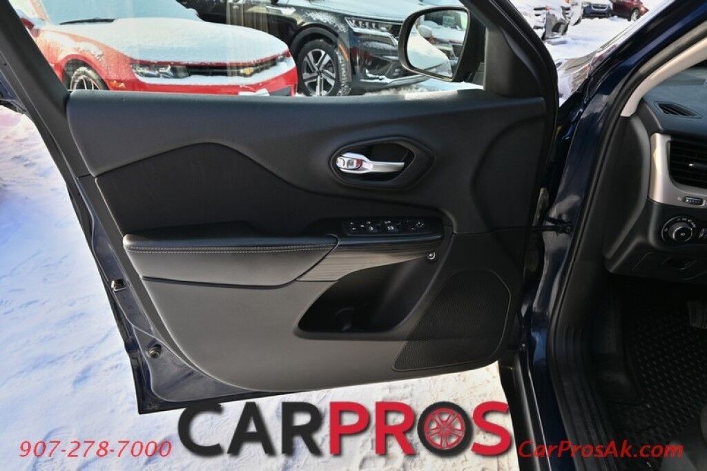 2015 Jeep Cherokee Latitude - 4X4 - 3.2L V6 - Auto Start - Power Driver's Seat - Heated Seats & Steering Wheel - Keyless Entry & Push to Start - Backup Camera - Power Liftgate - Blind Spot Alert - Rear Parking Sensors Anchorage AK