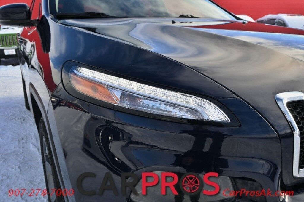 2015 Jeep Cherokee Latitude - 4X4 - 3.2L V6 - Auto Start - Power Driver's Seat - Heated Seats & Steering Wheel - Keyless Entry & Push to Start - Backup Camera - Power Liftgate - Blind Spot Alert - Rear Parking Sensors Anchorage AK