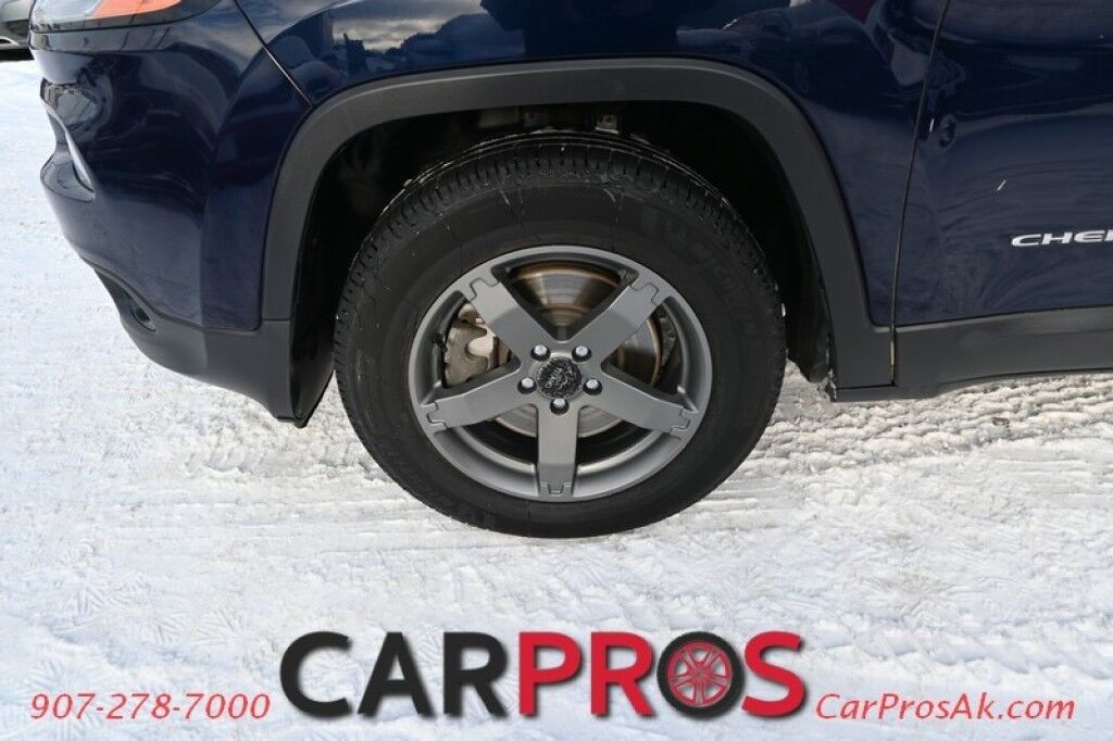 2015 Jeep Cherokee Latitude - 4X4 - 3.2L V6 - Auto Start - Power Driver's Seat - Heated Seats & Steering Wheel - Keyless Entry & Push to Start - Backup Camera - Power Liftgate - Blind Spot Alert - Rear Parking Sensors Anchorage AK