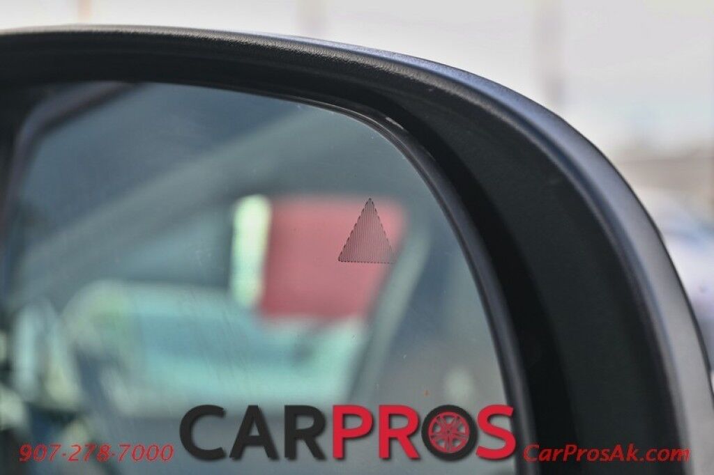 2015 Jeep Cherokee Latitude - 4X4 - 3.2L V6 - Auto Start - Power Driver's Seat - Heated Seats & Steering Wheel - Keyless Entry & Push to Start - Backup Camera - Power Liftgate - Blind Spot Alert - Rear Parking Sensors Anchorage AK