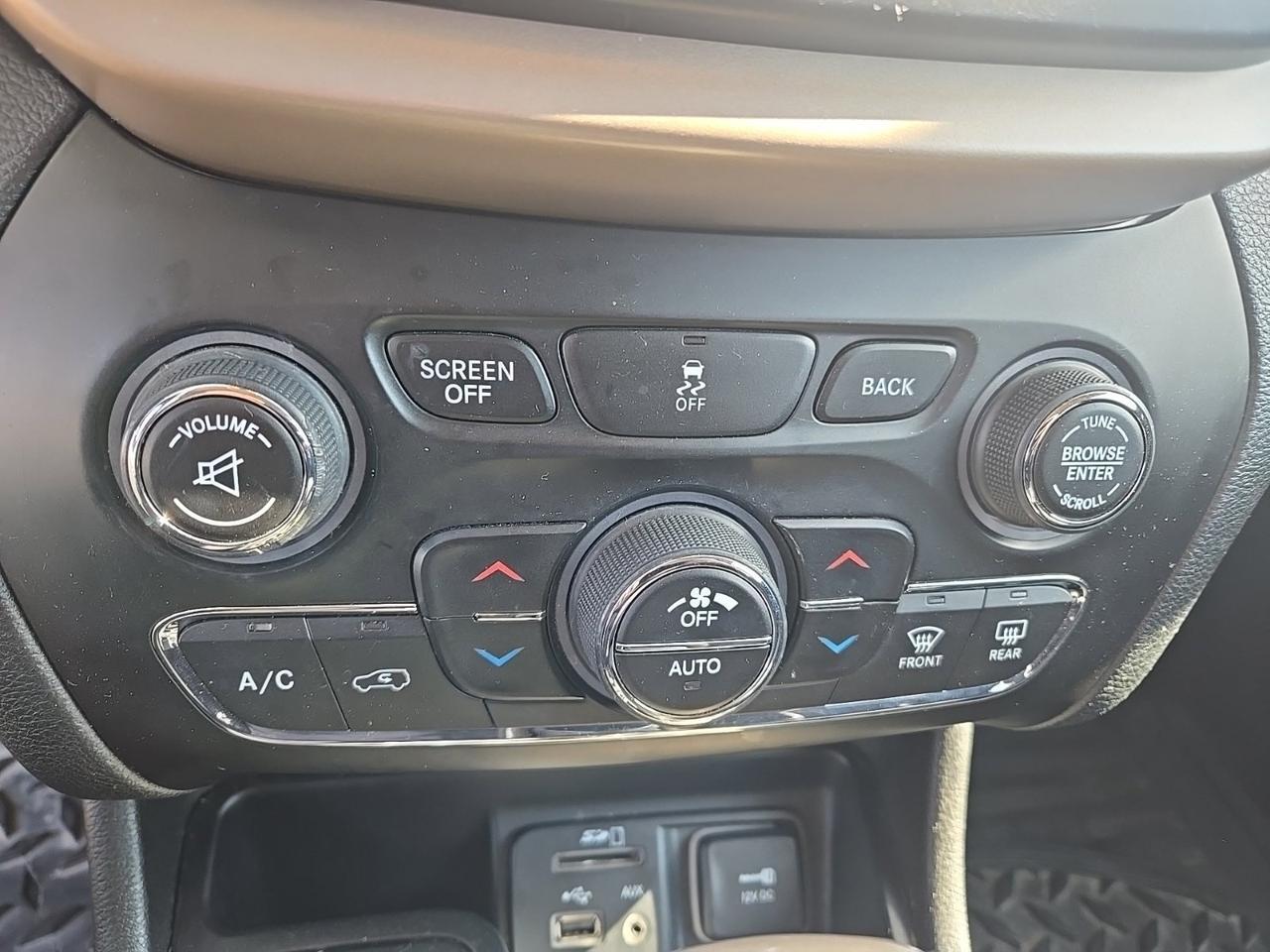 2015 Jeep Cherokee Latitude West Burlington IA
