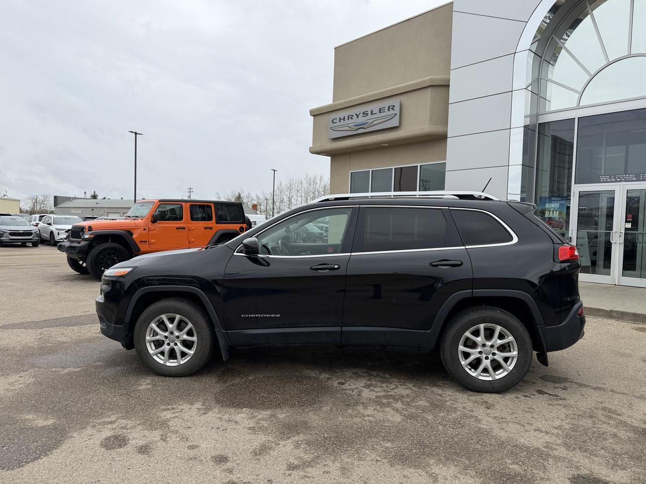 2015 Jeep Cherokee North 4WD | CommandView Dual Pane Sunroof | Backup Camera | NAV | Keyless Entry | Bluetooth Redwater AB