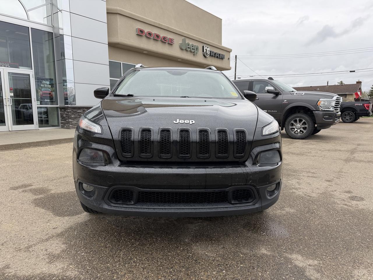 2015 Jeep Cherokee North 4WD | CommandView Dual Pane Sunroof | Backup Camera | NAV | Keyless Entry | Bluetooth Redwater AB