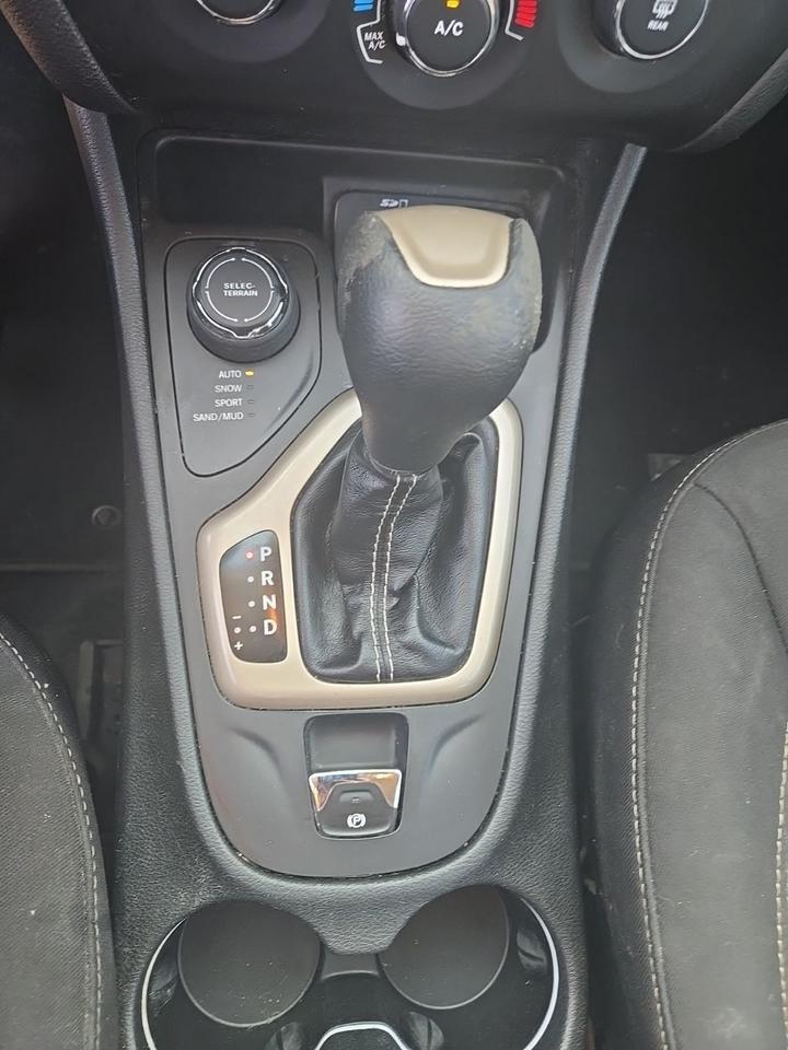 2015 Jeep Cherokee Sport West Burlington IA