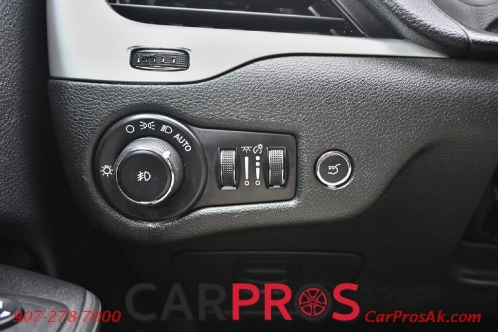 2015 Jeep Cherokee Trailhawk - 4X4 - Comfort & Convenience Group - 3.2L V6 - AutoStart - Heated & Cooled Leather Seats - Heated Steering Wheel - Bluetooth - Navigation - Back Up Camera - Cruise Control - Power Liftgate - Tow Pkg Anchorage AK