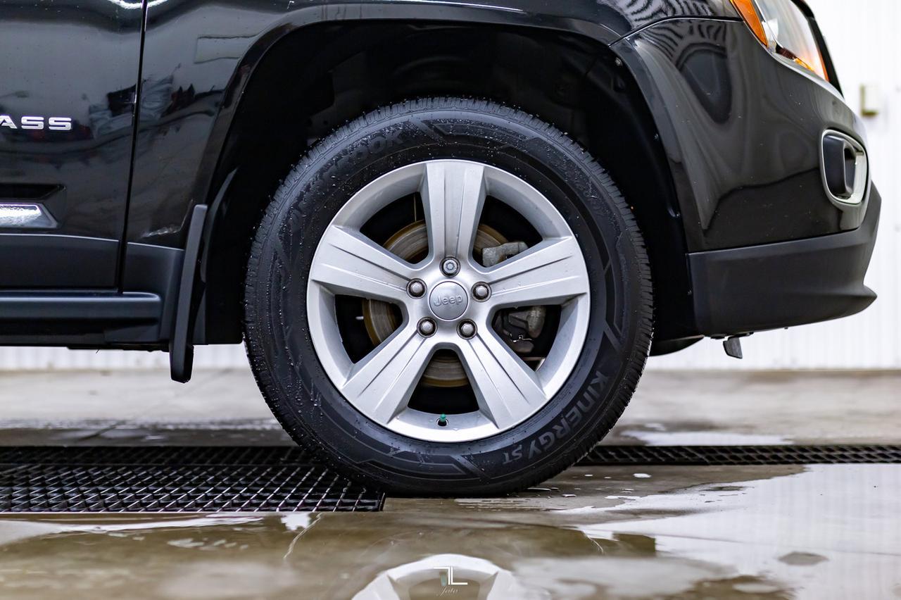 2015 Jeep Compass 4x4 High Altitude Leather Roof Red Deer AB