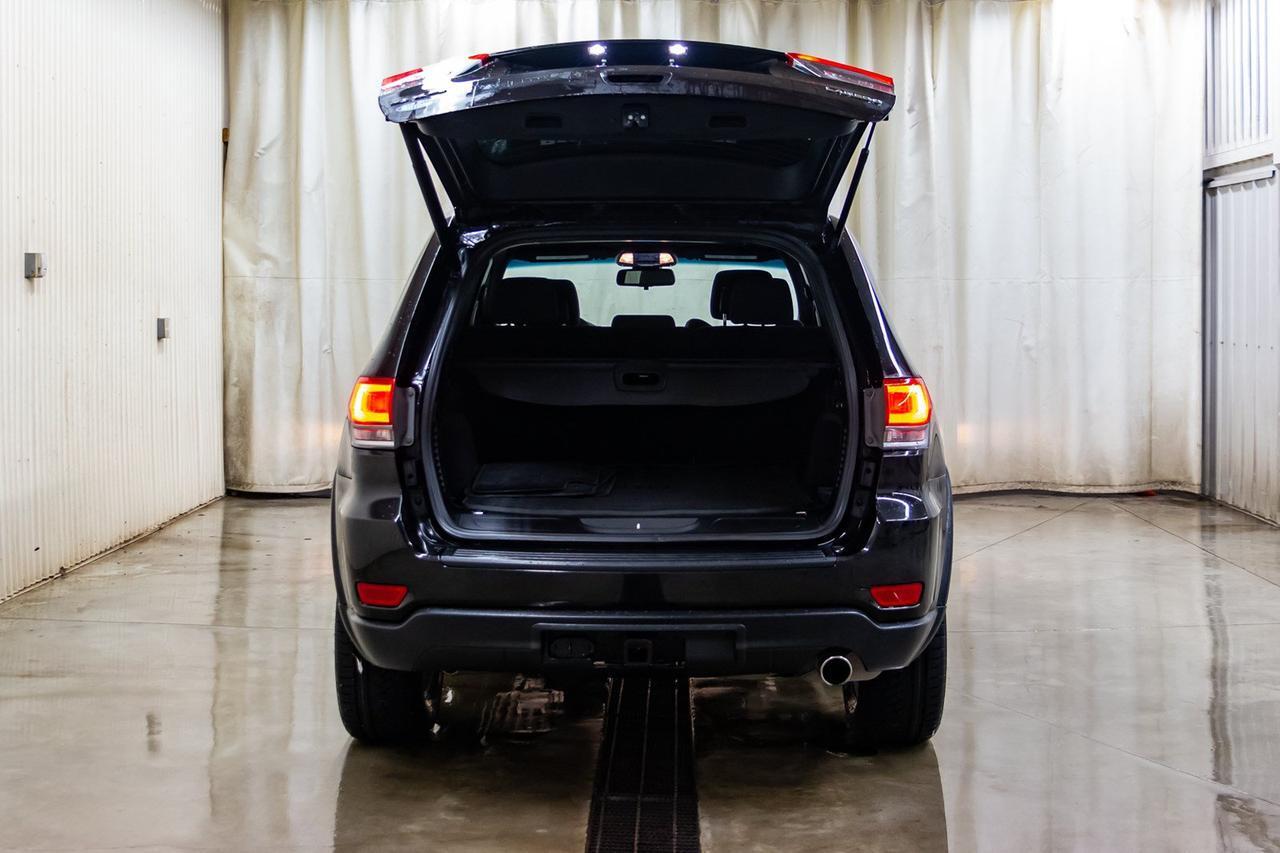 2015 Jeep Grand Cherokee 4x4 Laredo Nav Roof Red Deer AB