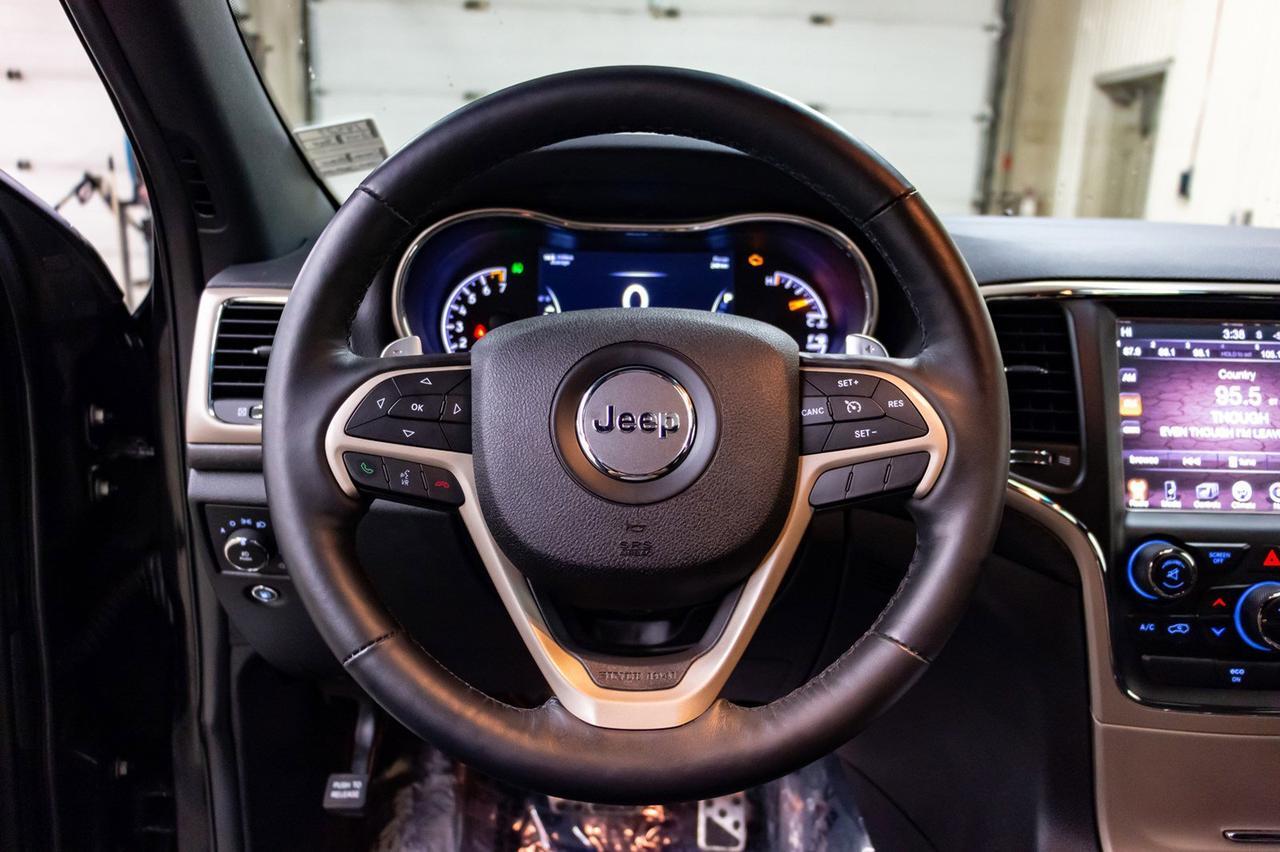 2015 Jeep Grand Cherokee 4x4 Laredo Nav Roof Red Deer AB