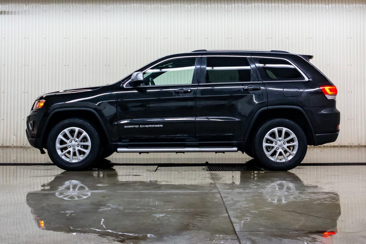 2015 Jeep Grand Cherokee 4x4 Laredo Nav Roof Red Deer AB