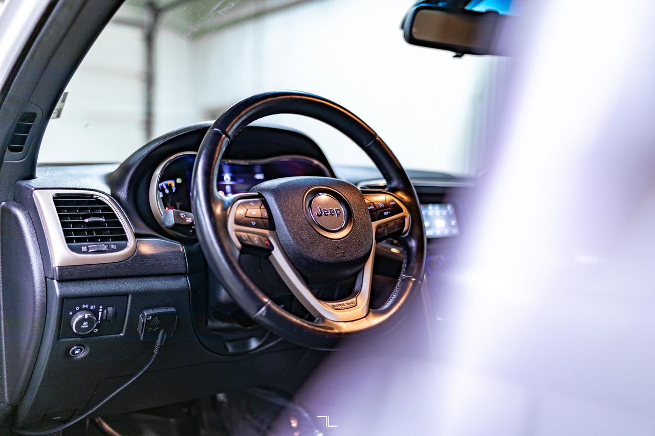 2015 Jeep Grand Cherokee 4x4 Laredo PSeat BCam Red Deer AB