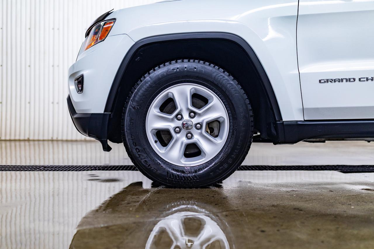 2015 Jeep Grand Cherokee 4x4 Laredo PSeat BCam Red Deer AB