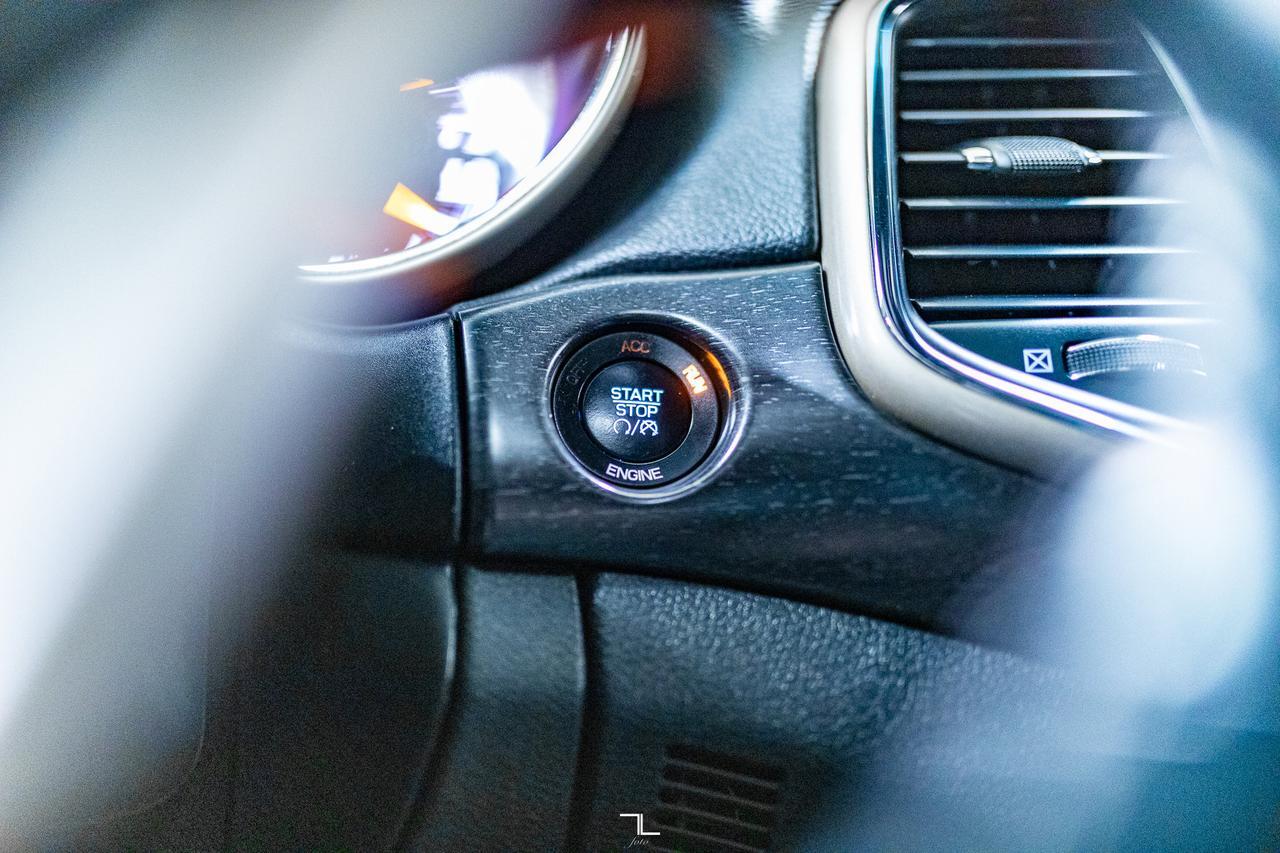 2015 Jeep Grand Cherokee 4x4 Laredo PSeat BCam Red Deer AB