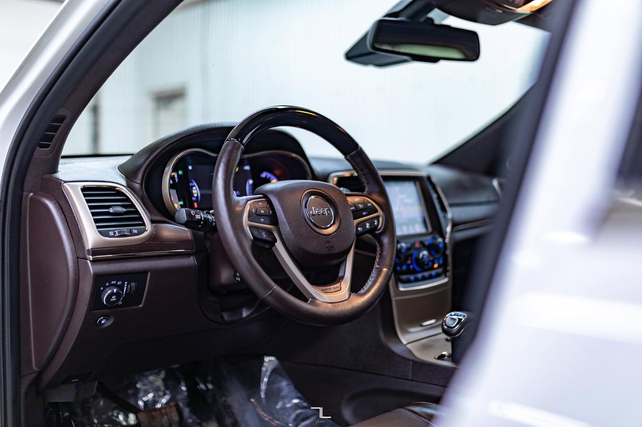 2015 Jeep Grand Cherokee 4x4 Summit Leather Roof Nav BCam Red Deer AB