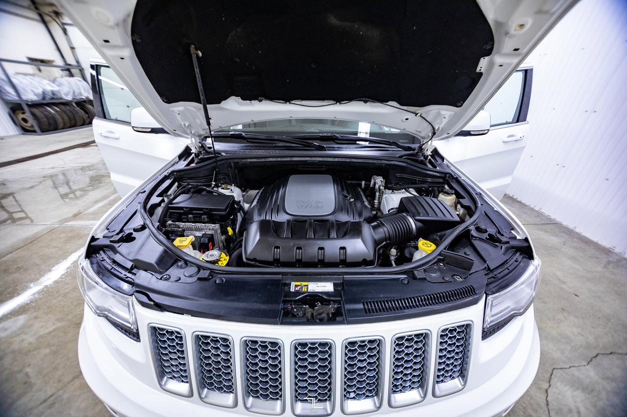 2015 Jeep Grand Cherokee 4x4 Summit Leather Roof Nav BCam Red Deer AB