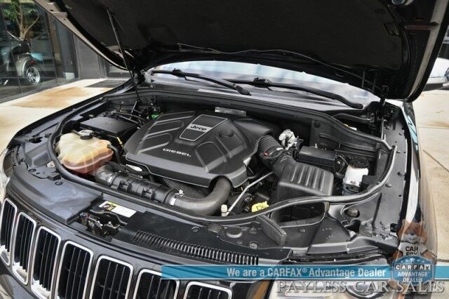 2015 Jeep Grand Cherokee Limited / 4X4 / Diesel / Auto Start / Heated & Cooled Leather Seats / Heated Steering Wheel / Navigation / Panoramic / Adaptive Cruise & Blind Spot / Bluetooth / Back Up Cam / Aluminum Wheel / Tow Pkg Anchorage AK