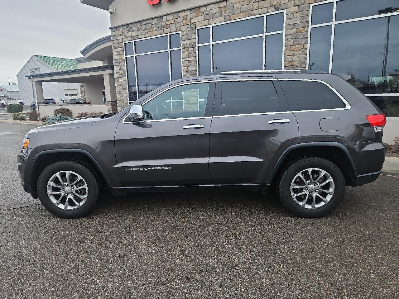 2015 Jeep Grand Cherokee Limited photo 2