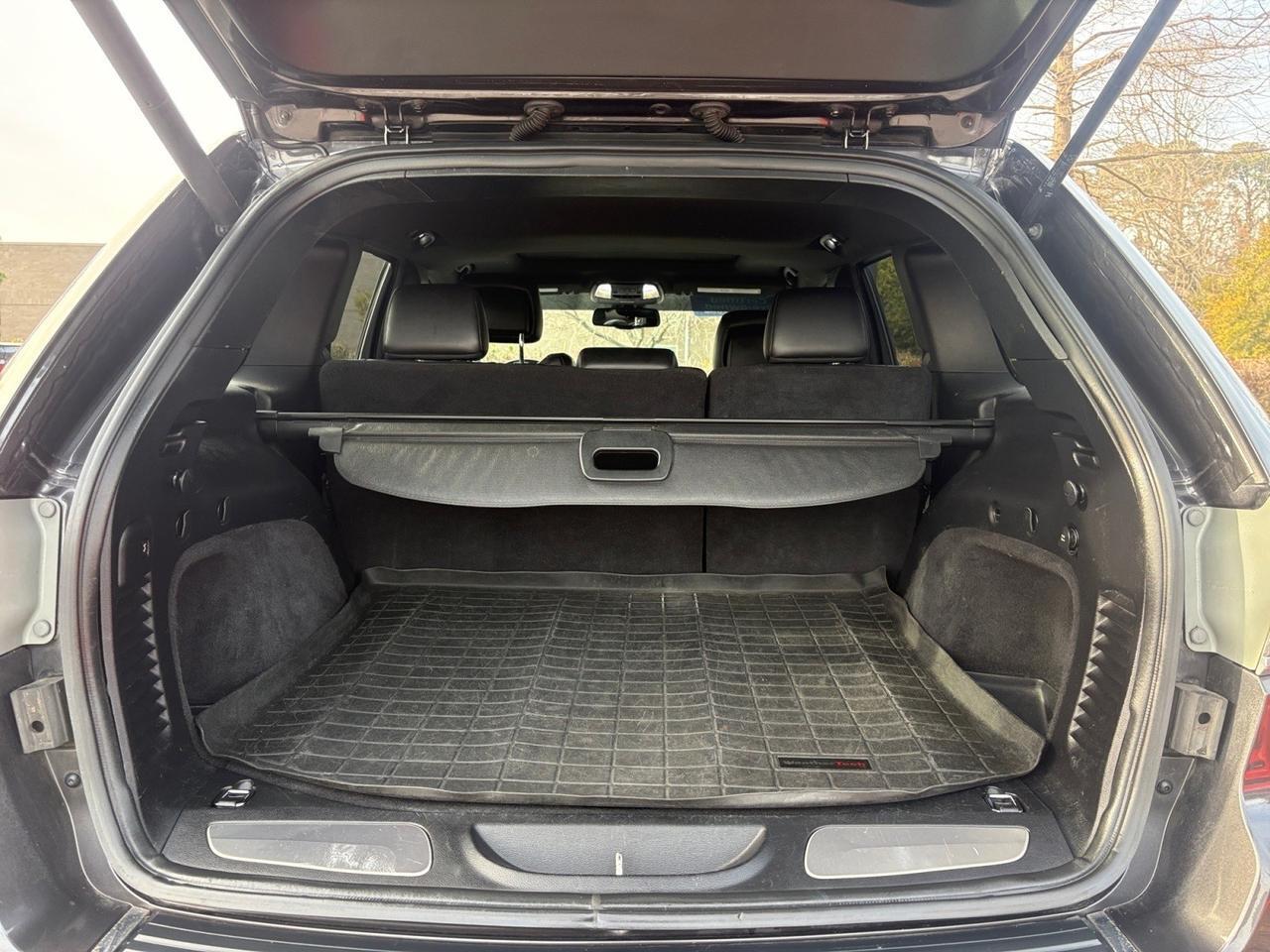 2015 Jeep Grand Cherokee Limited, POWER LIFTGATE, ROOF RACKS, TOW PACKAGE, SUNROOF, BACKUP CAMERA WITH PARKING SENSORS, HEATED STEERING WHEEL & SEATS, APPLE CARPLAY/ANROID AUTO, LOW MILEAGE, COME GET THIS RUGGED RIDE! Virginia Beach VA