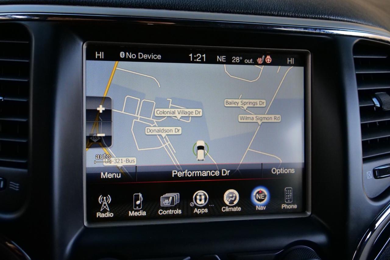 2015 Jeep Grand Cherokee Overland 4WD / 5.7L V8 / Cooled Seats / PANO Sunroof! Lincolnton NC