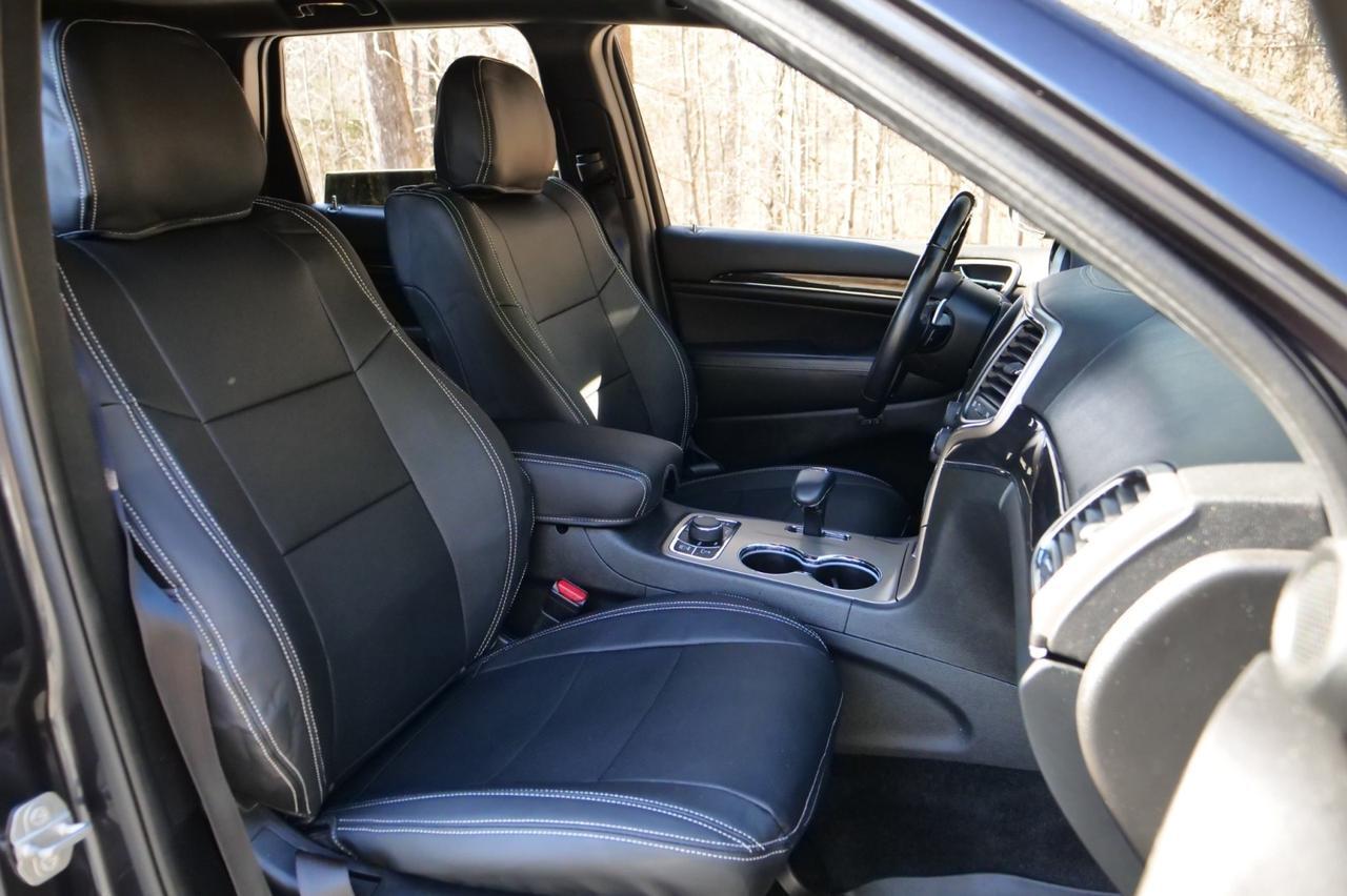 2015 Jeep Grand Cherokee Overland 4WD / 5.7L V8 / Cooled Seats / PANO Sunroof! Lincolnton NC