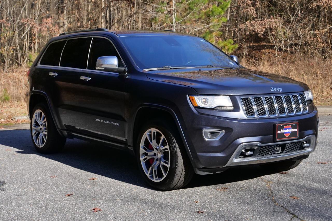 2015 Jeep Grand Cherokee Overland 4WD / 5.7L V8 / Cooled Seats / PANO Sunroof! Lincolnton NC