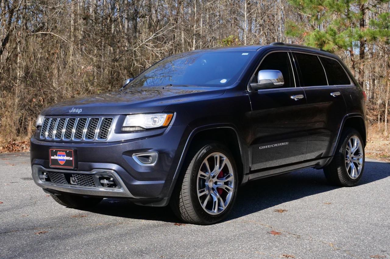 2015 Jeep Grand Cherokee Overland 4WD / 5.7L V8 / Cooled Seats / PANO Sunroof! Lincolnton NC