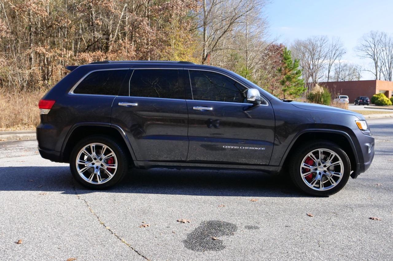 2015 Jeep Grand Cherokee Overland 4WD / 5.7L V8 / Cooled Seats / PANO Sunroof! Lincolnton NC