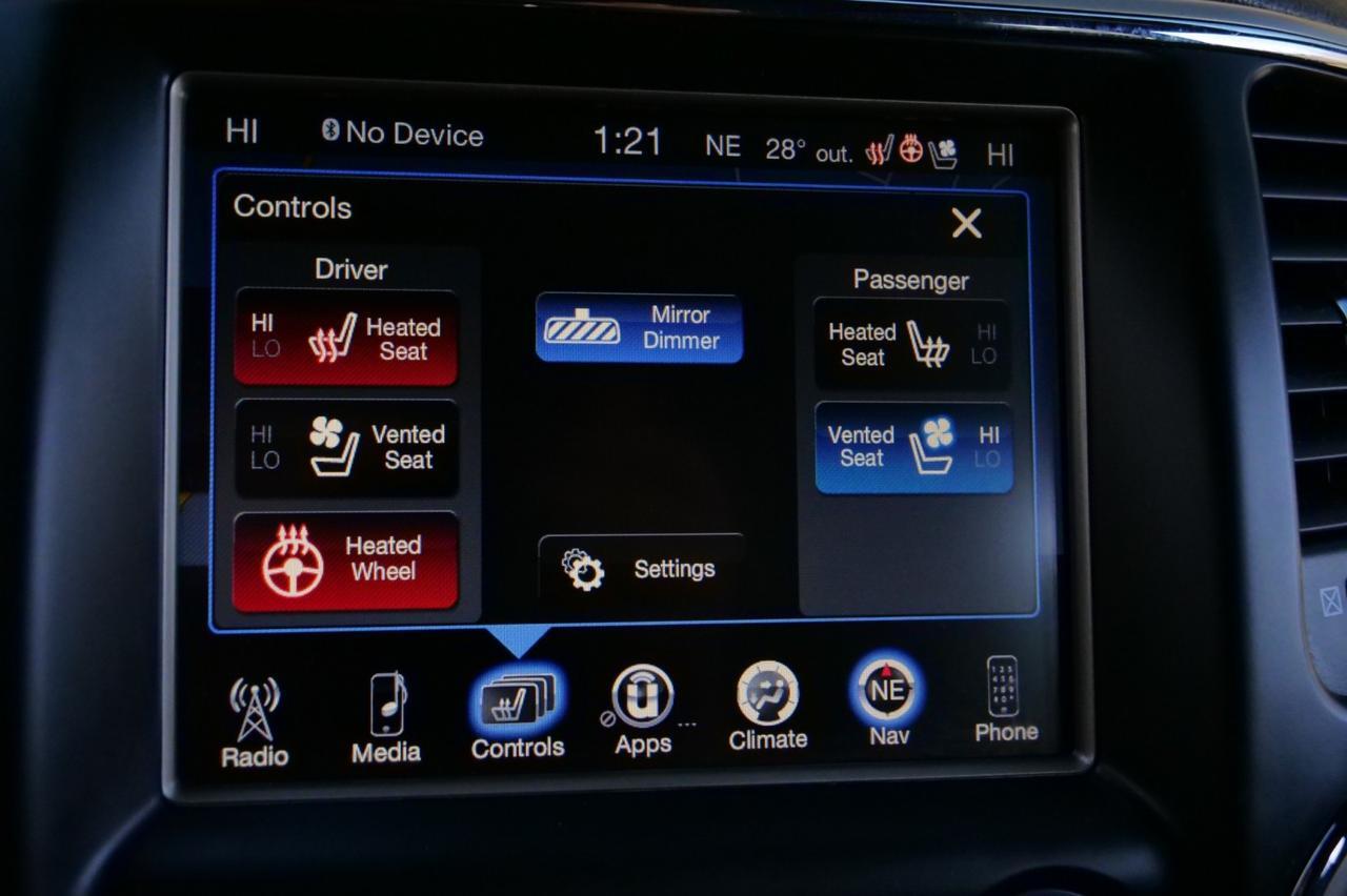 2015 Jeep Grand Cherokee Overland 4WD / 5.7L V8 / Cooled Seats / PANO Sunroof! Lincolnton NC