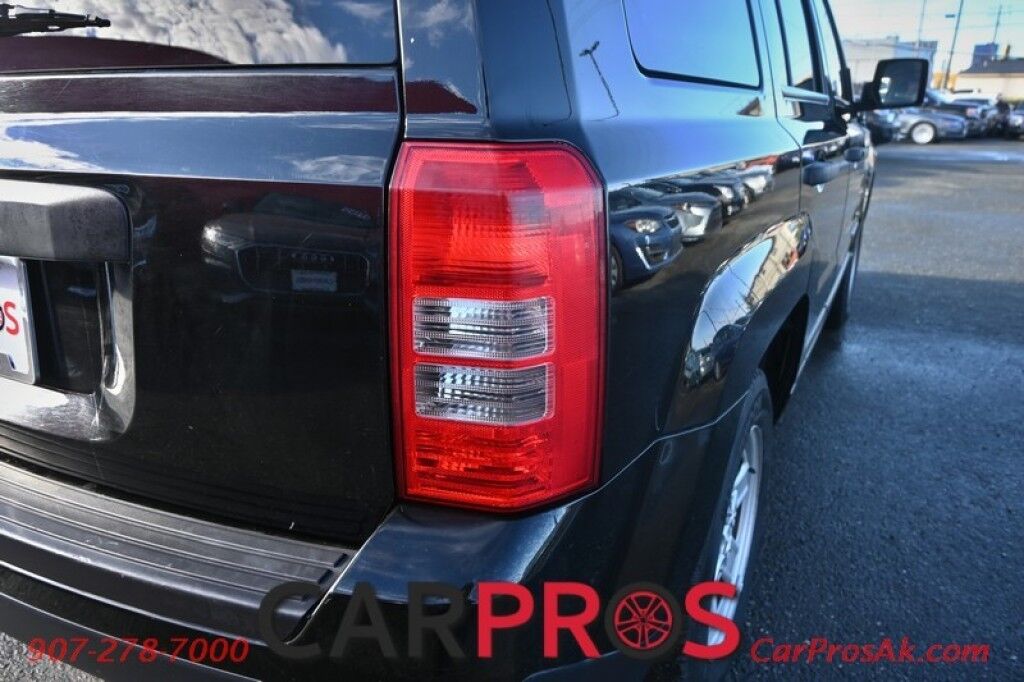 2015 Jeep Patriot Sport - 2.0L 4-Cyl - 5 Speed Manual - Premium Cloth Seats - Cruise Control - Fog Lights - Low Miles Anchorage AK