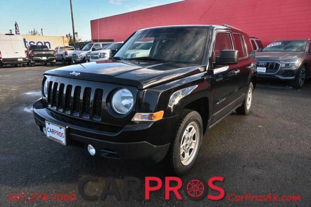 2015 Jeep Patriot Sport - 2.0L 4-Cyl - 5 Speed Manual - Premium Cloth Seats - Cruise Control - Fog Lights - Low Miles