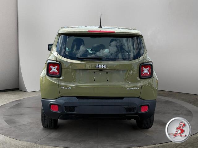 2015 Jeep Renegade Sport photo 5
