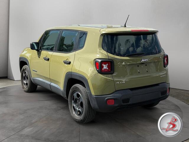 2015 Jeep Renegade Sport photo 4
