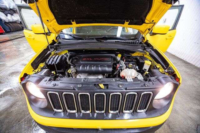 2015 Jeep Renegade 4x4 North Nav Roof BCam Red Deer AB