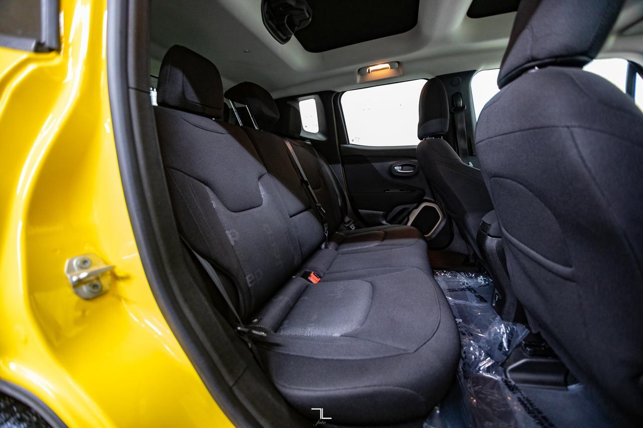 2015 Jeep Renegade 4x4 North Nav Roof BCam Red Deer AB