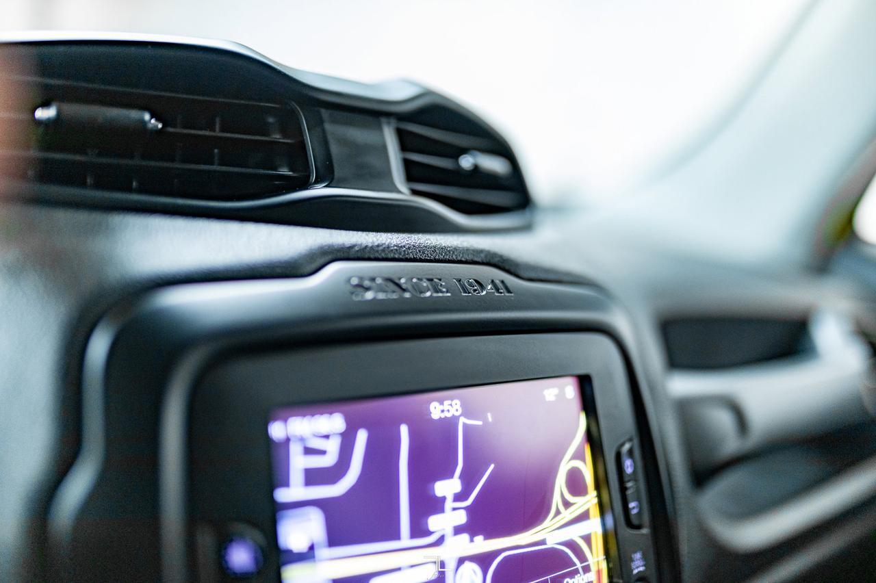 2015 Jeep Renegade 4x4 North Nav Roof BCam Red Deer AB