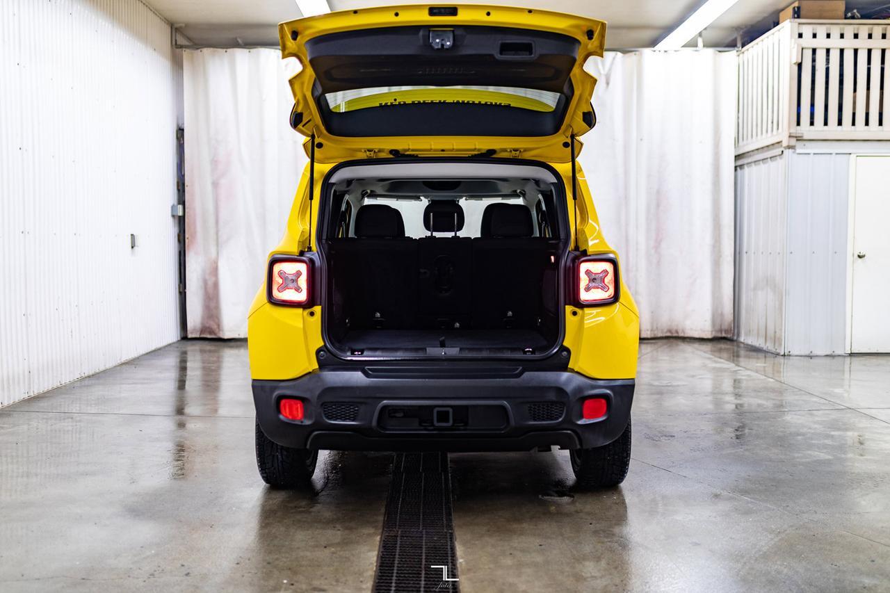 2015 Jeep Renegade 4x4 North Nav Roof BCam Red Deer AB
