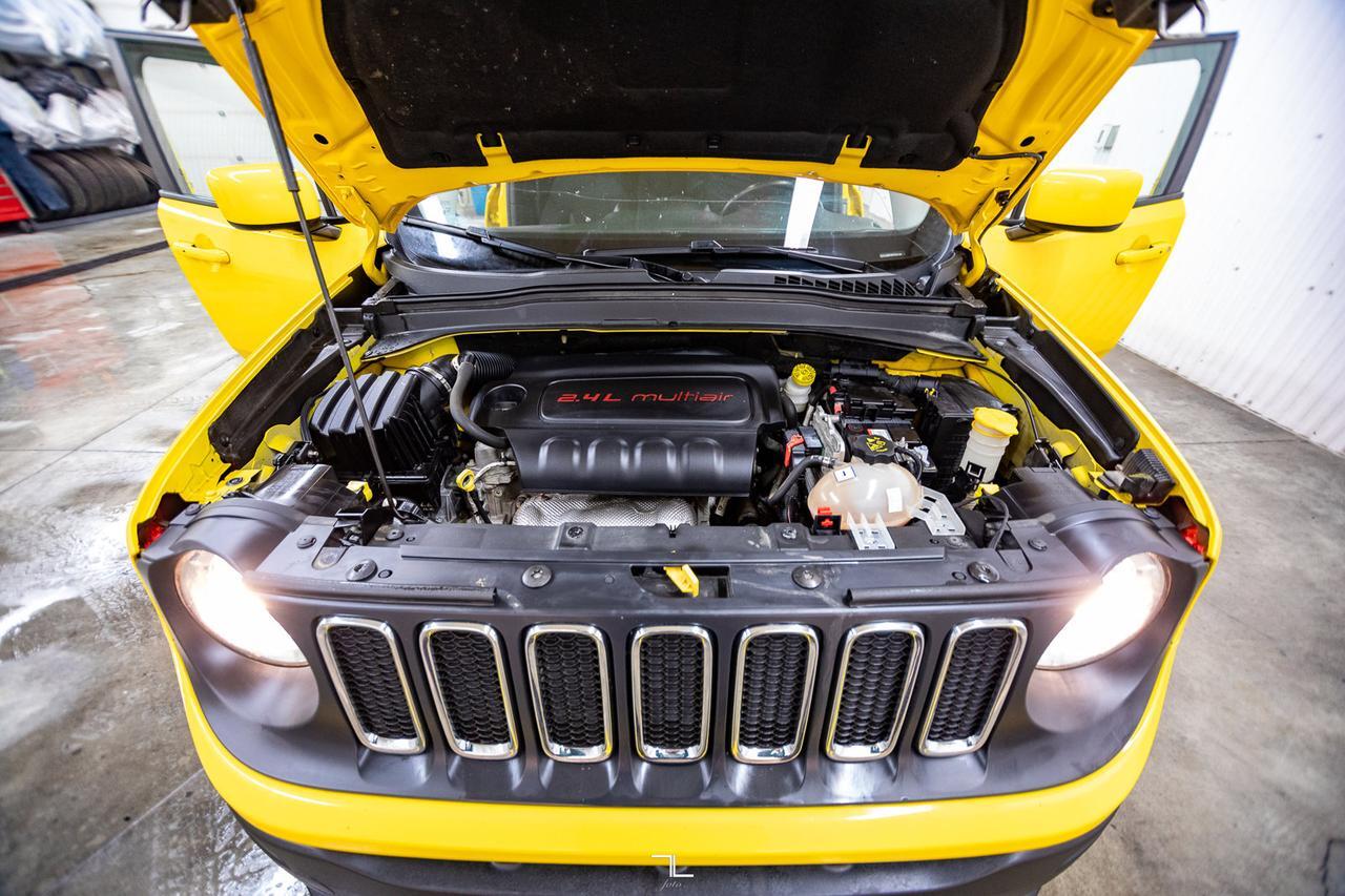 2015 Jeep Renegade 4x4 North Nav Roof BCam Red Deer AB