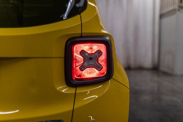 2015 Jeep Renegade 4x4 North Nav Roof BCam Red Deer AB