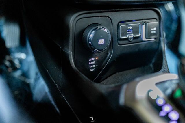 2015 Jeep Renegade 4x4 North Nav Roof BCam Red Deer AB