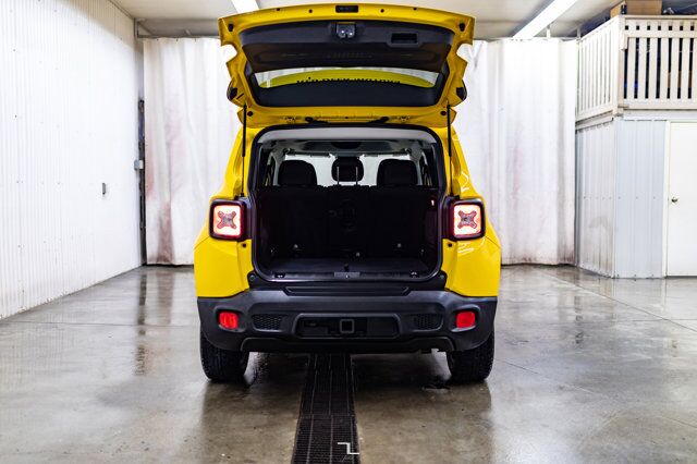 2015 Jeep Renegade 4x4 North Nav Roof BCam Red Deer AB