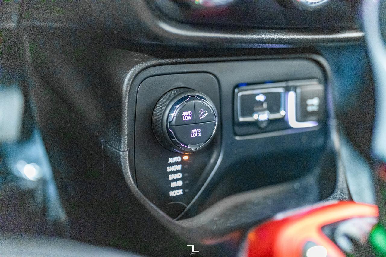 2015 Jeep Renegade 4x4 Trailhawk Leather BCam Red Deer AB